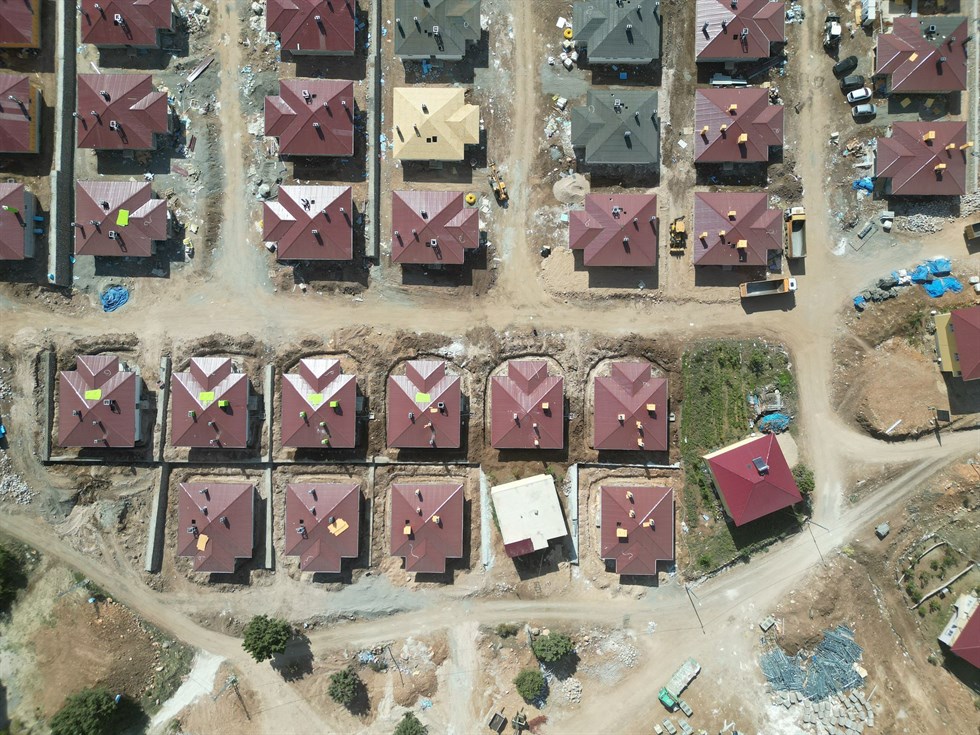 ERT Construction çelik ev – modern çatı formuna sahip konut çözümü